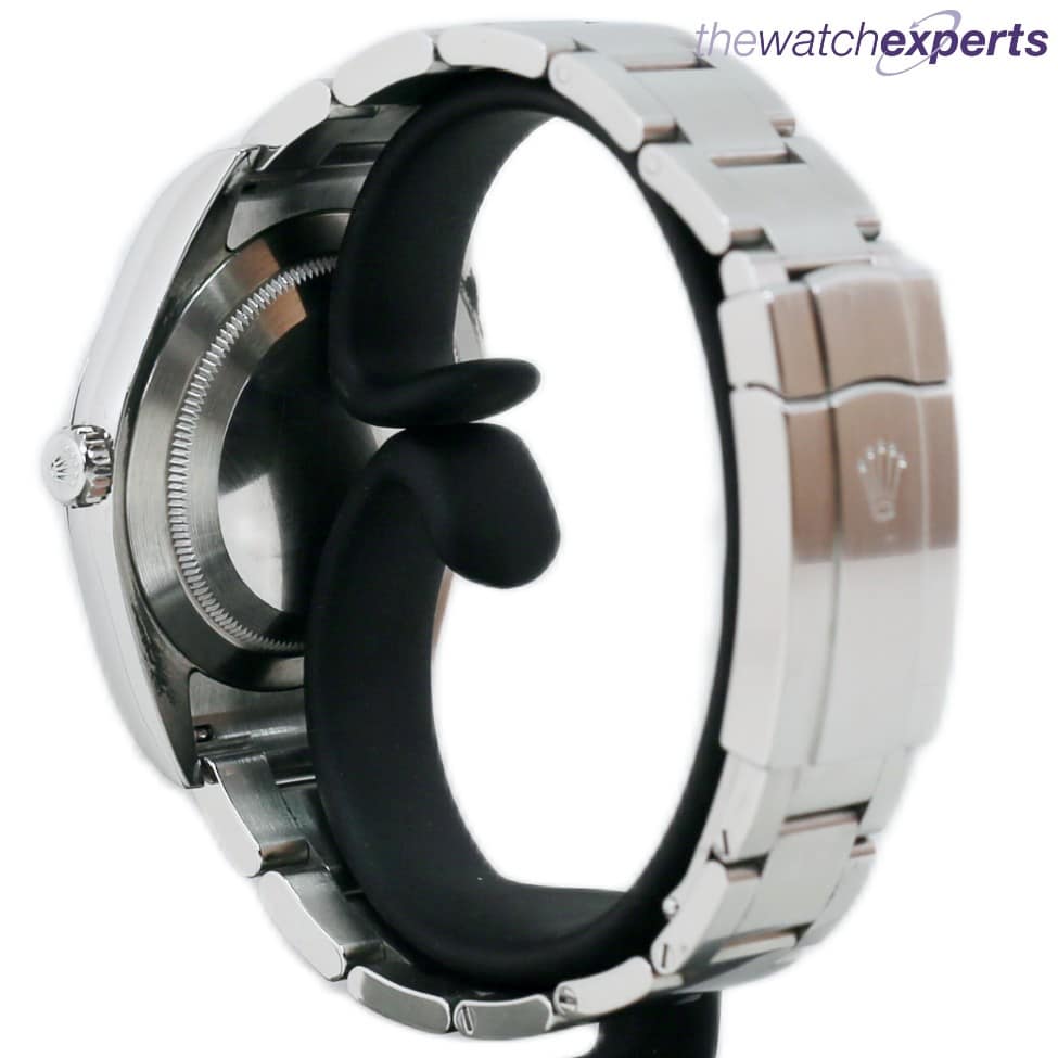 Rolex – Oyster Perpetual 39 – 114300 – Red Grape Dial - Image 5